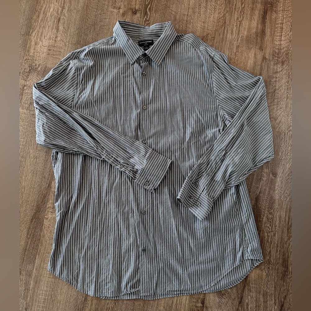 Banana Republic Button Up